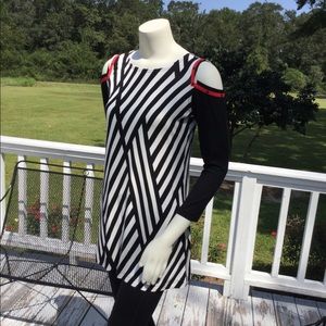 NWOT...Mishca Tunic top..Cold Shoulder